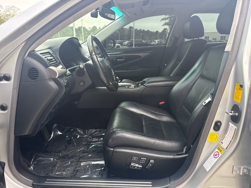 Used 2013 Lexus LS 460 L w/ Preferred Accessory Package image 13