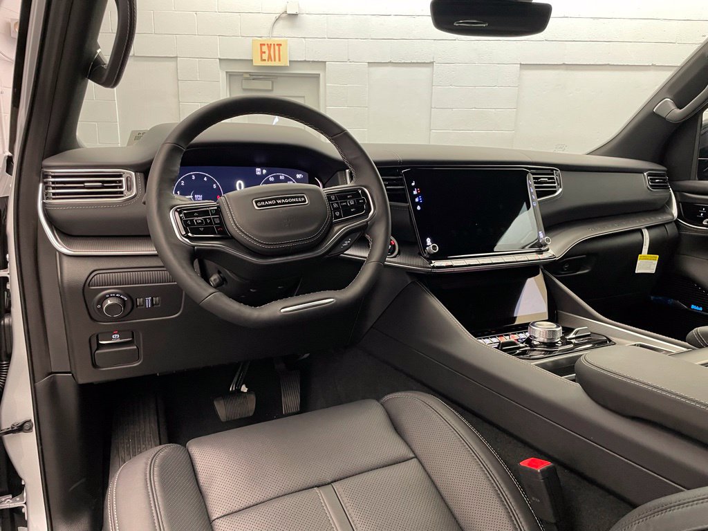 New 2026 Jeep Grand Wagoneer Summit AWD/4WD image 13