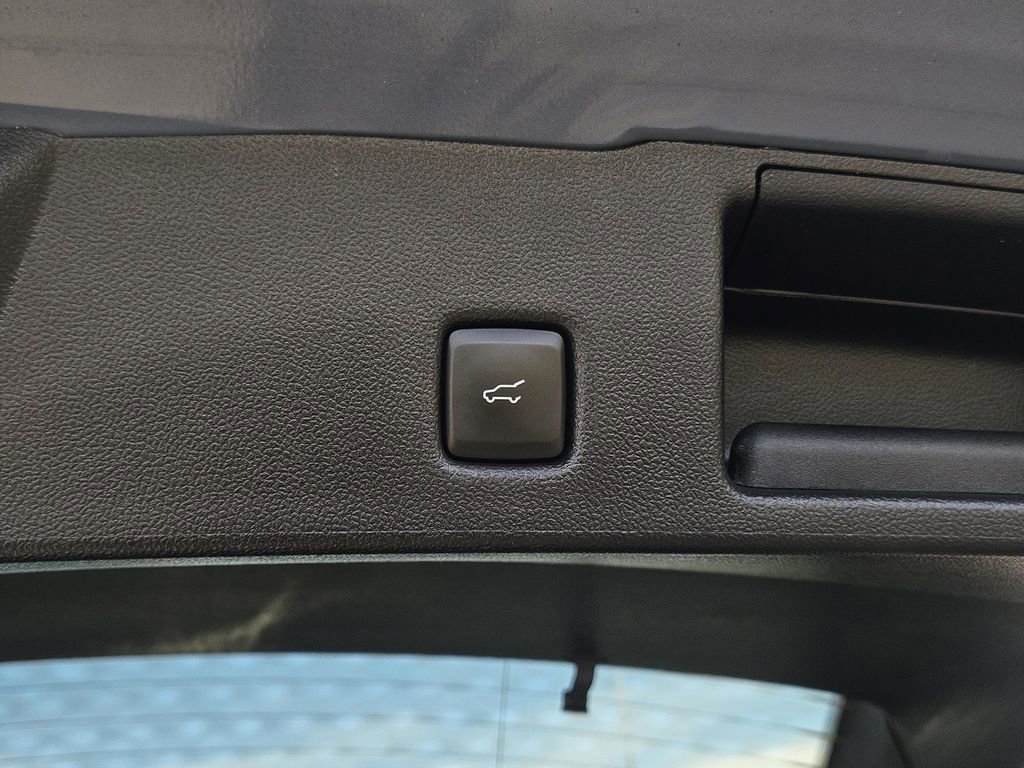 Used 2024 Ford Escape ST-Line w/ Tech Pack #1 image 9
