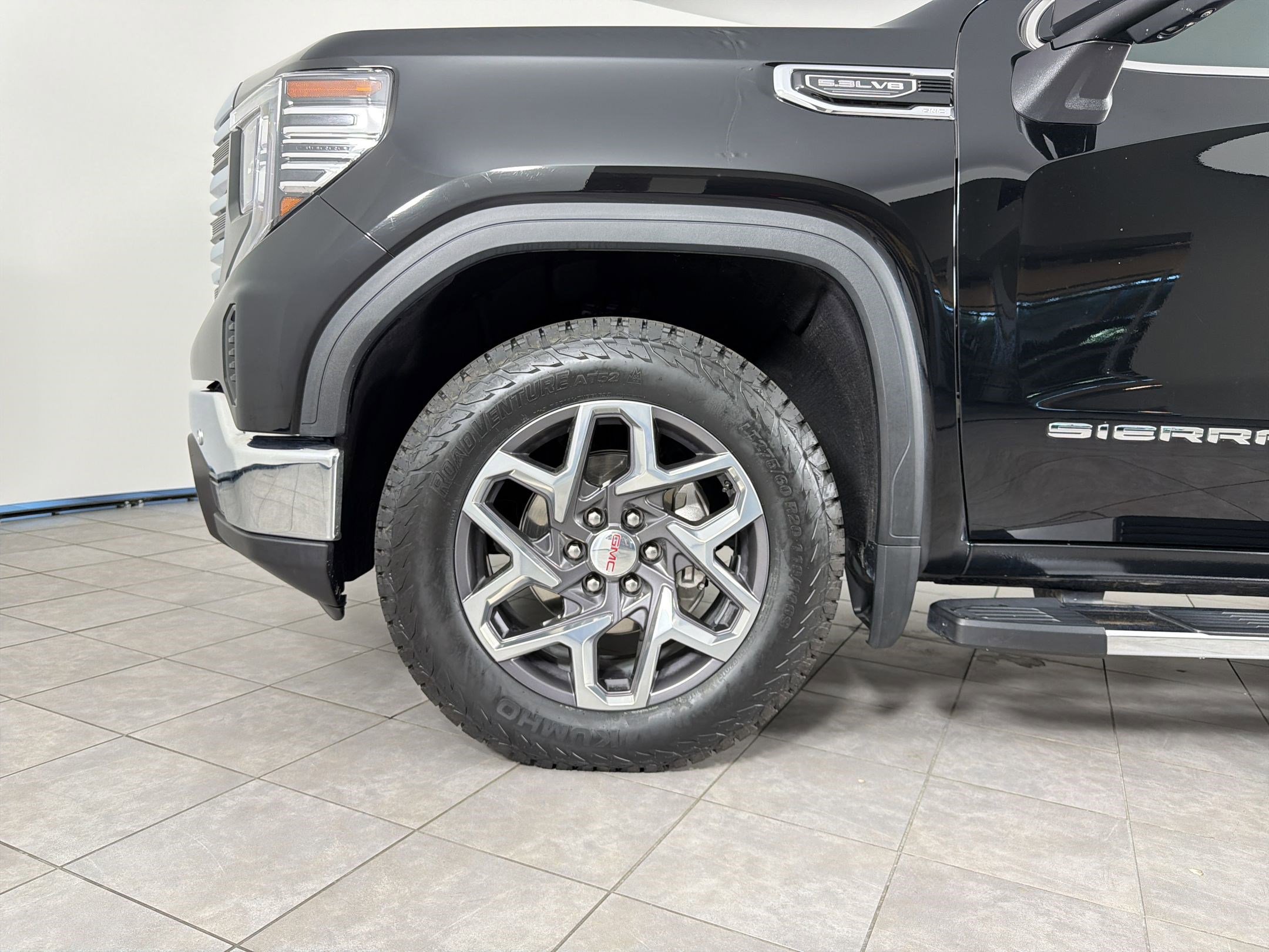 Used 2023 GMC Sierra 1500 SLT w/ SLT Premium Plus Package AWD/4WD image 11