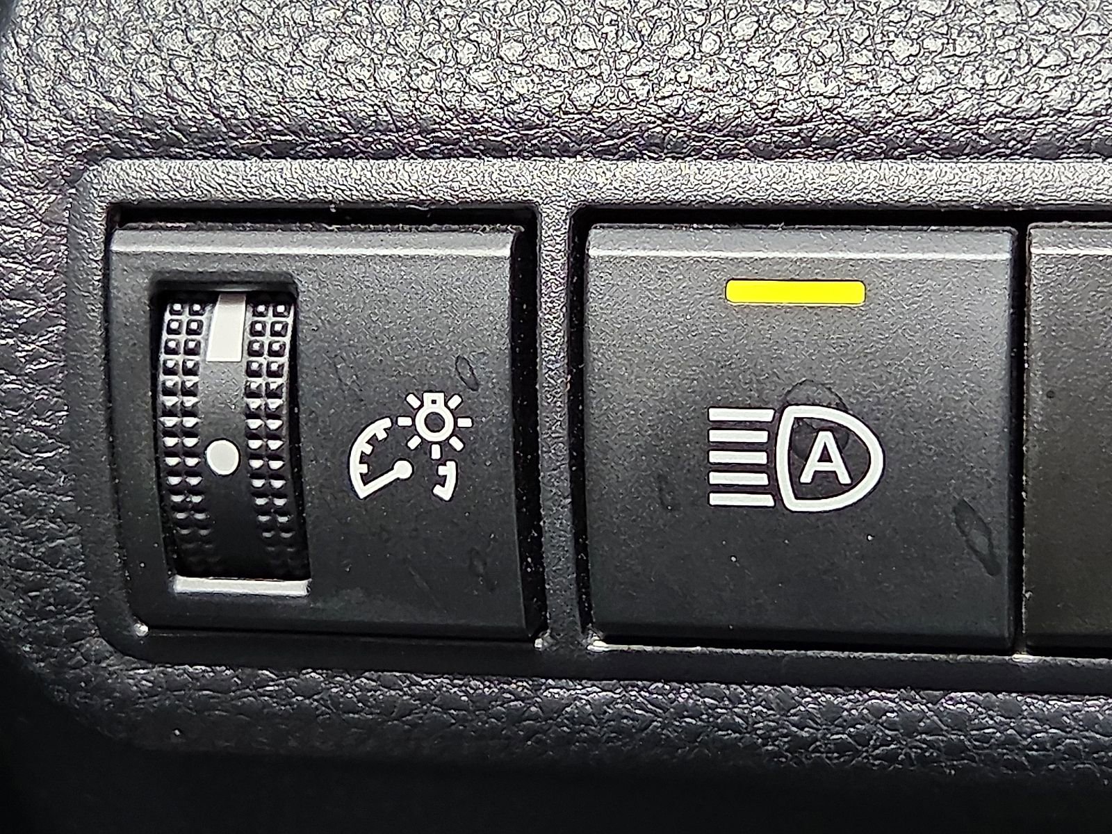Used 2025 Toyota Corolla LE FWD image 20