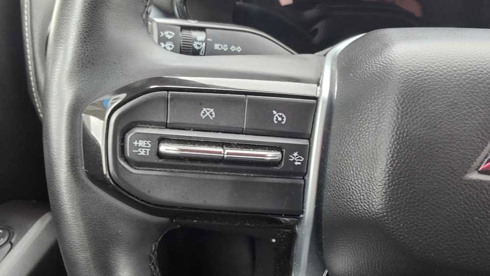 Used 2024 Chevrolet Colorado LT w/ LT Convenience Package III RWD image 11