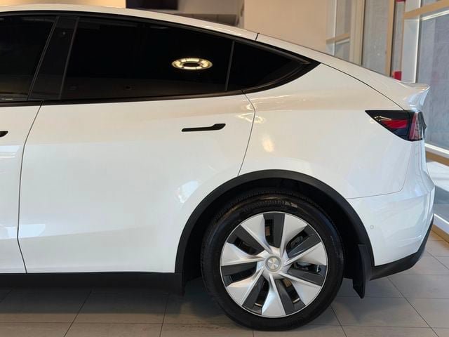 Used 2022 Tesla Model Y Long Range AWD/4WD image 9