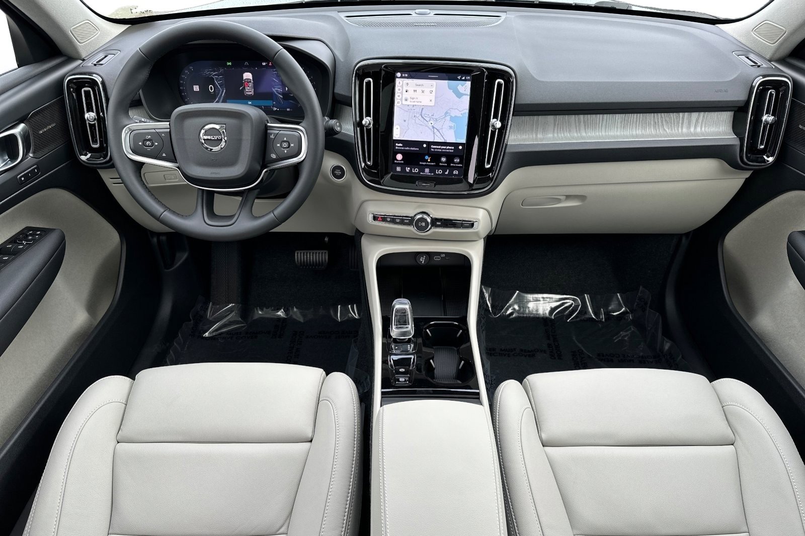 New 2026 Volvo XC40 B5 Ultra w/ Climate Package image 3