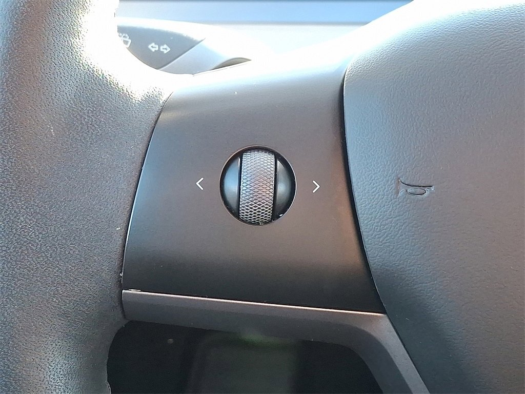 Used 2023 Tesla Model Y Long Range image 21