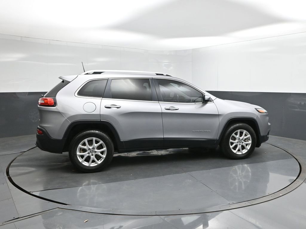 Used 2018 Jeep Cherokee Latitude Plus w/ Comfort/Convenience Group AWD/4WD image 11