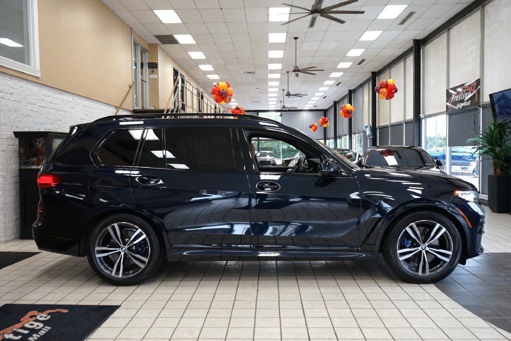 Used 2022 BMW X7 xDrive40i w/ M Sport Package AWD/4WD image 21