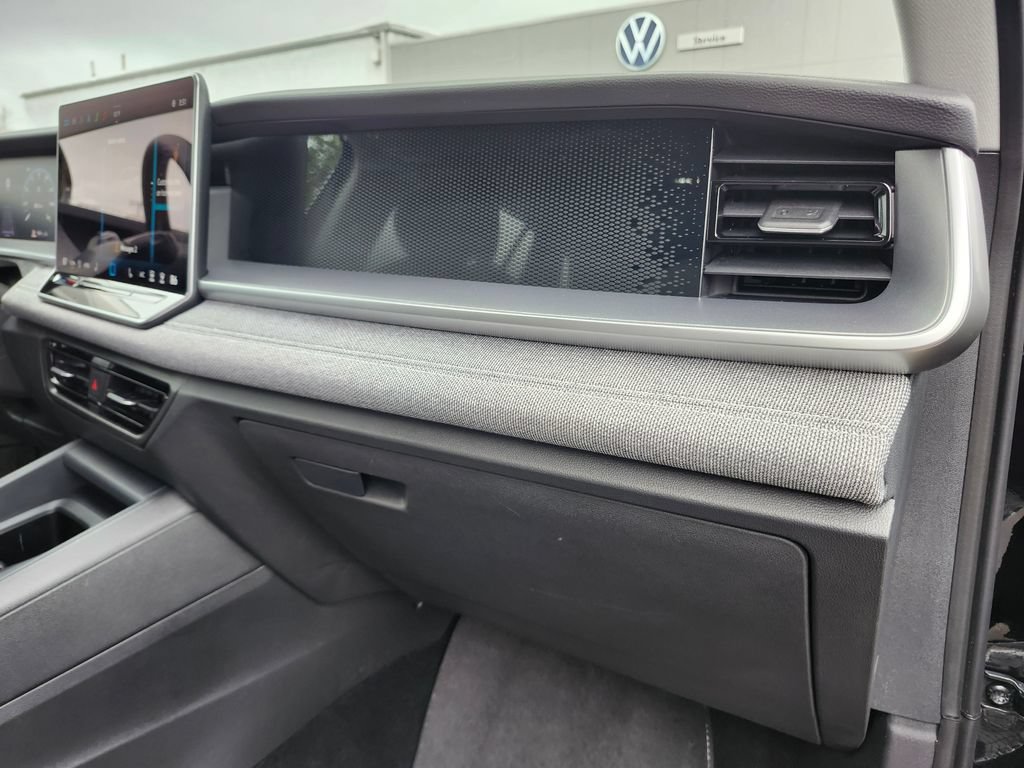 Used 2025 Volkswagen Tiguan S AWD/4WD image 12
