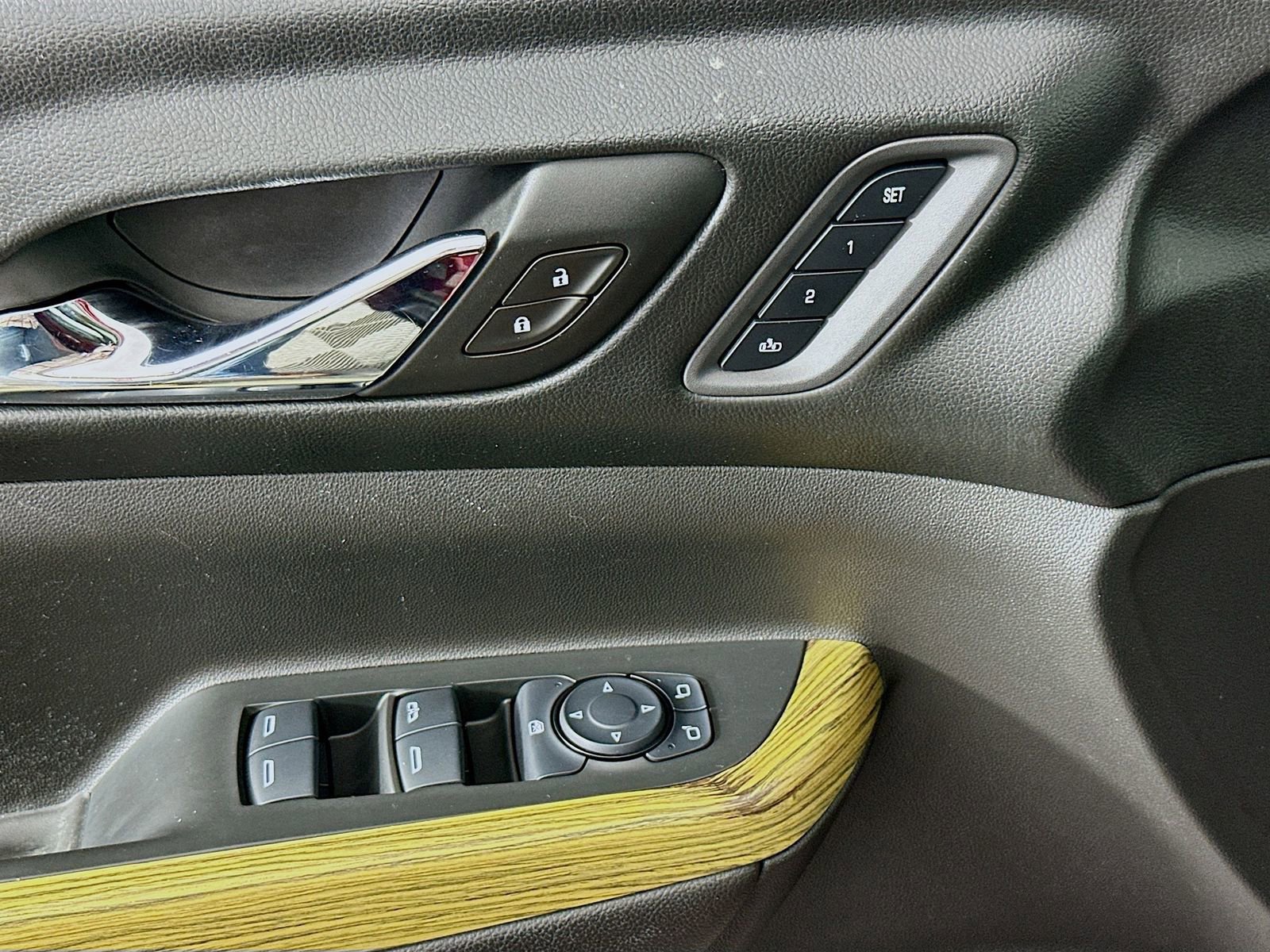 Used 2017 GMC Acadia Denali w/ Technology Package image 19