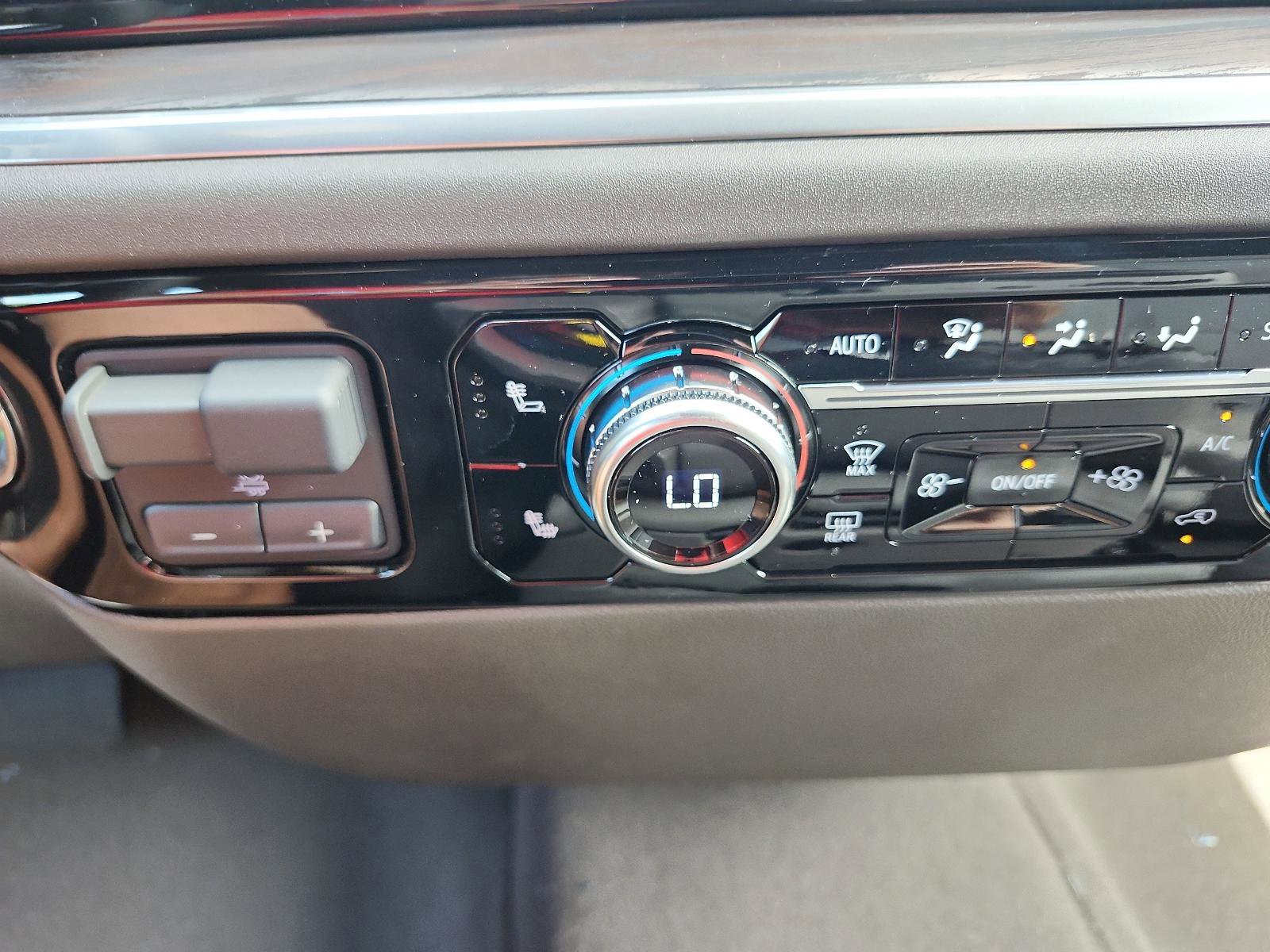 New 2026 GMC Sierra 1500 SLT image 17