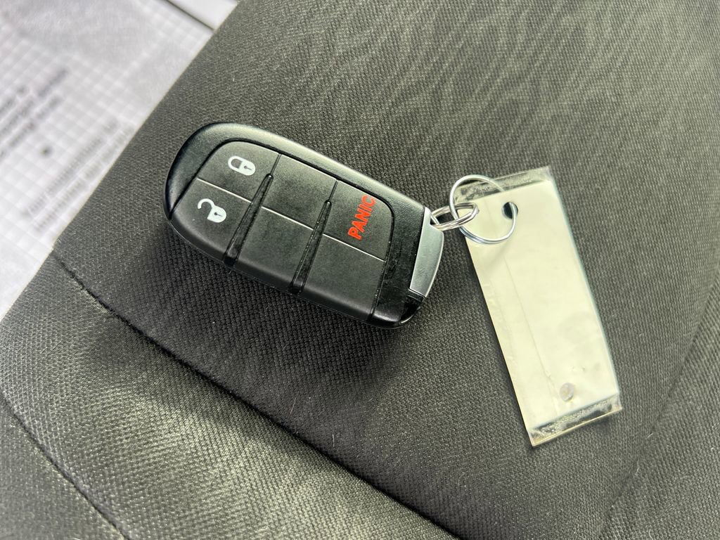 Used 2022 Dodge Durango SXT w/ Blacktop Package image 28