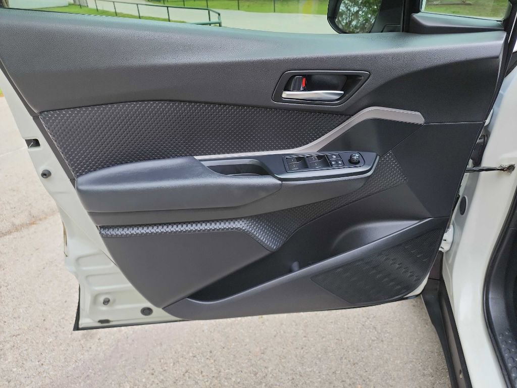 Used 2021 Toyota C-HR LE FWD image 11