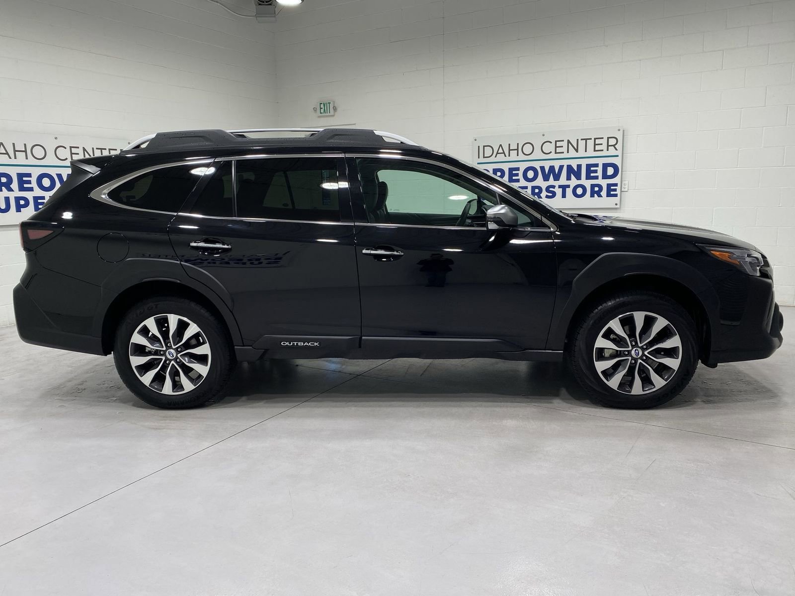 Certified 2025 Subaru Outback Touring w/ Tech Package 2 AWD/4WD image 9