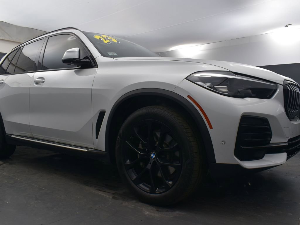 Used 2023 BMW X5 xDrive40i w/ Premium Package image 37