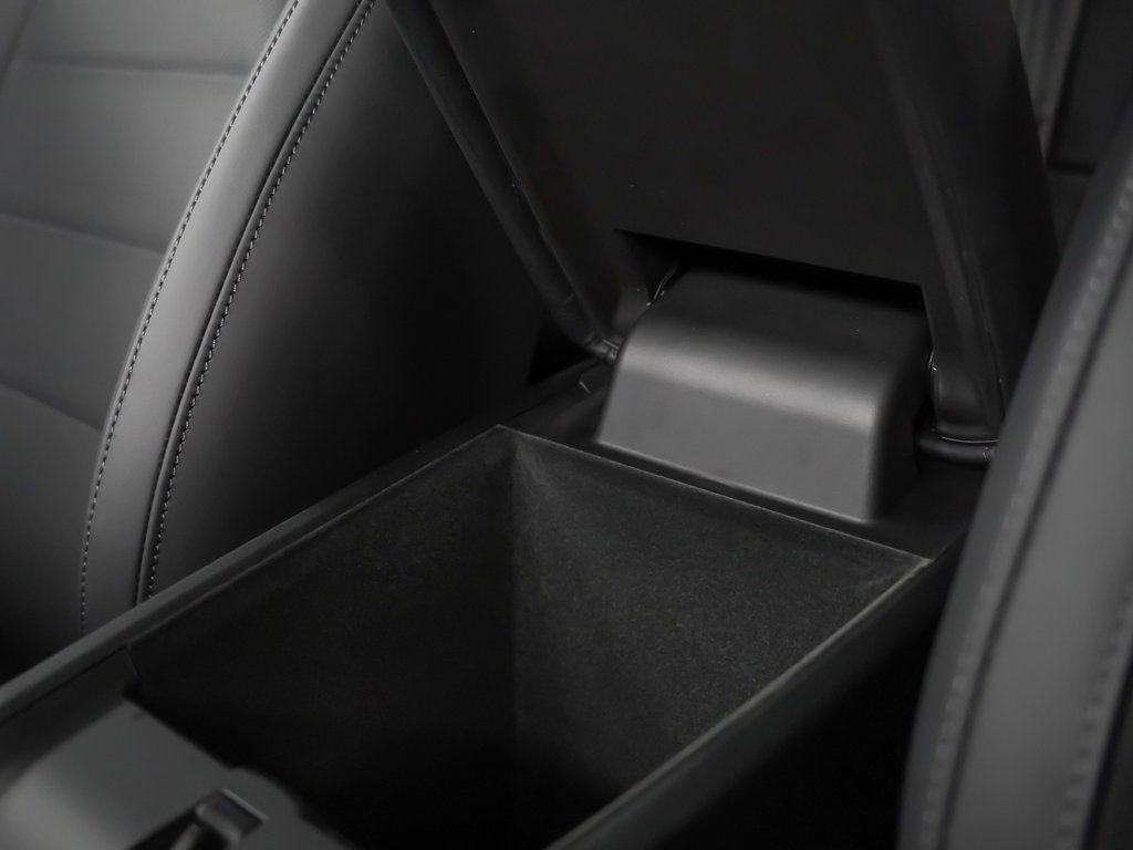 New 2025 Porsche Macan Turbo Electric image 35