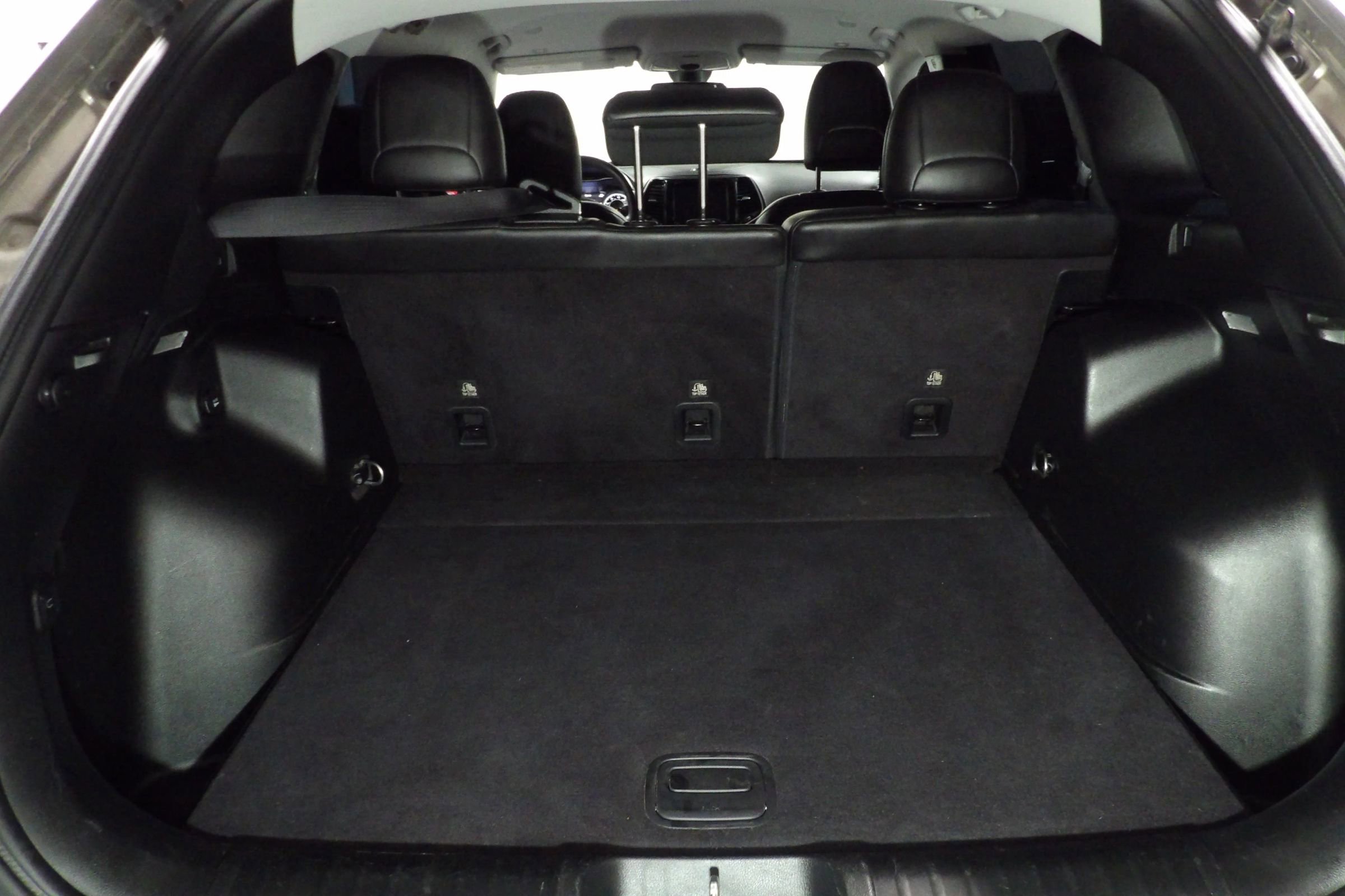 Used 2019 Jeep Cherokee Limited image 7