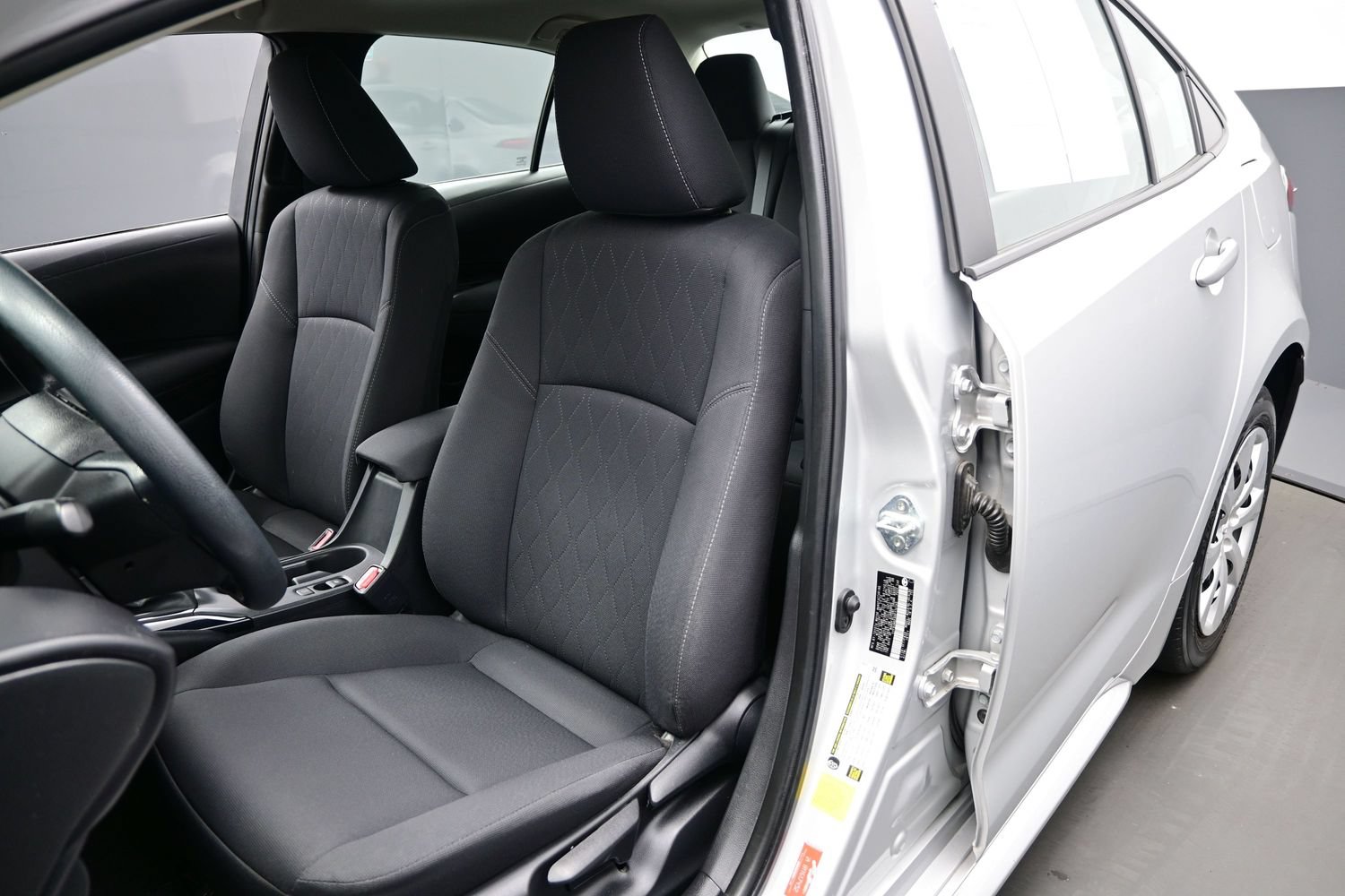 Used 2024 Toyota Corolla LE FWD image 11