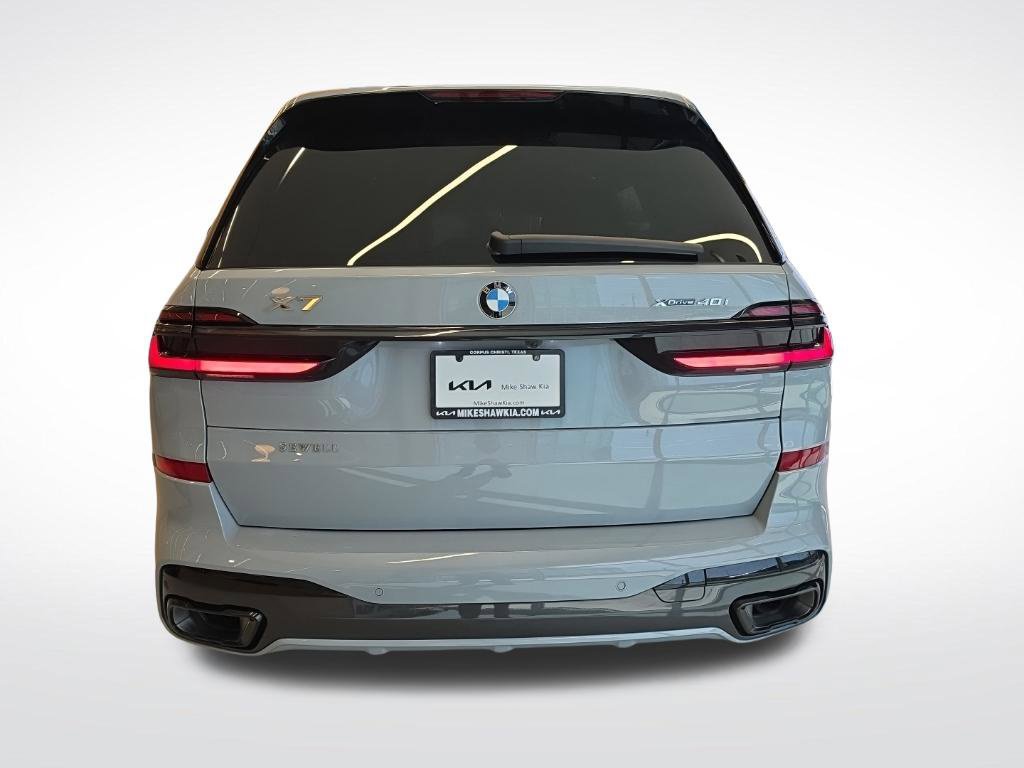 Used 2026 BMW X7 xDrive40i w/ Executive Package AWD/4WD image 12
