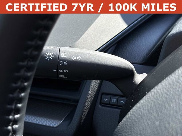 Used 2024 Toyota Prius XLE FWD image 27