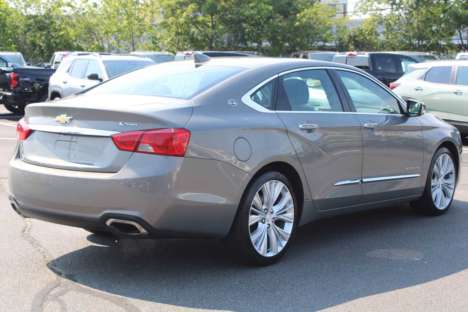Certified 2018 Chevrolet Impala Premier w/ Premier Confidence Package FWD image 7