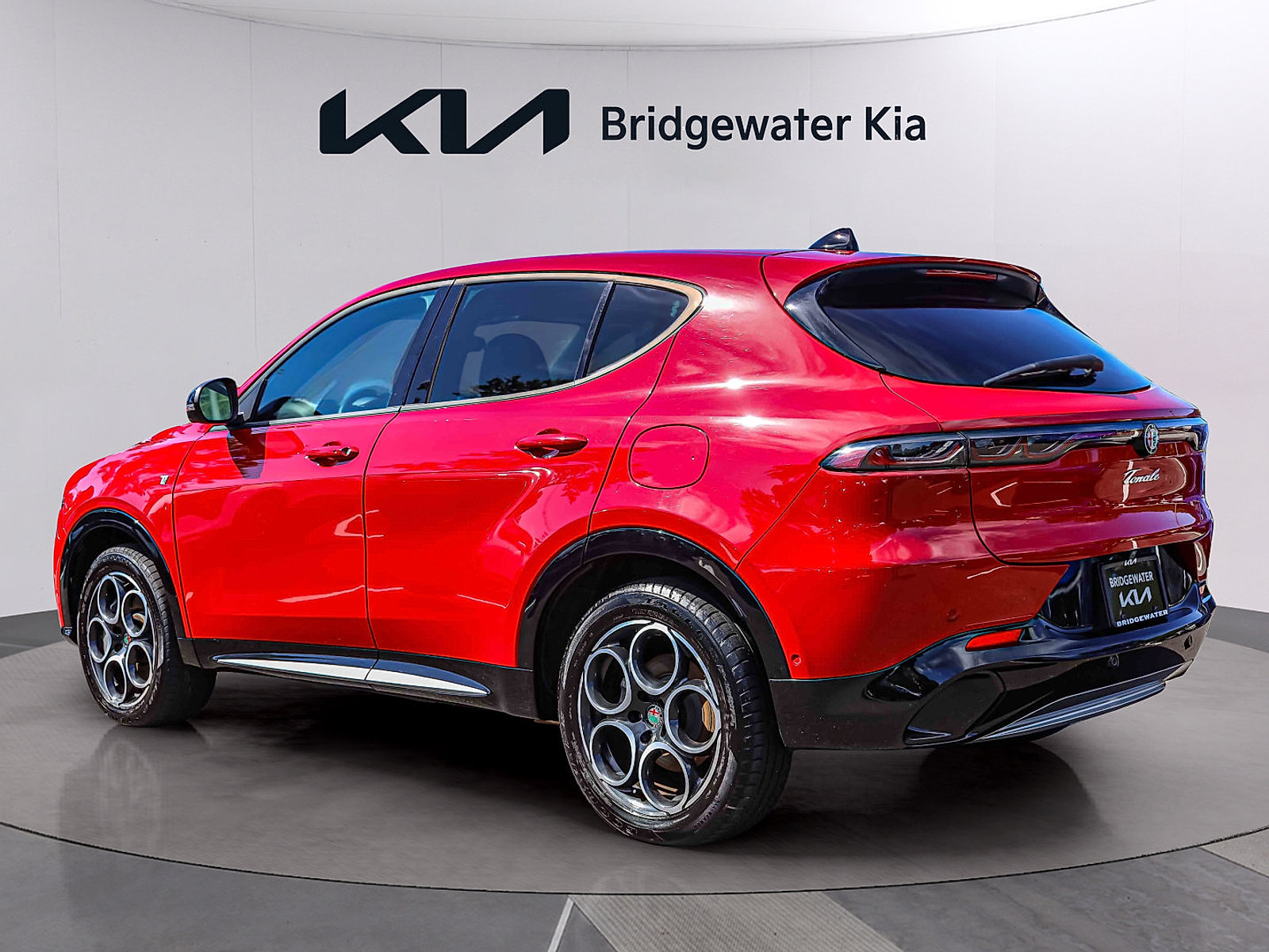 Used 2024 Alfa Romeo Tonale Ti w/ Active Assist Package AWD/4WD image 4