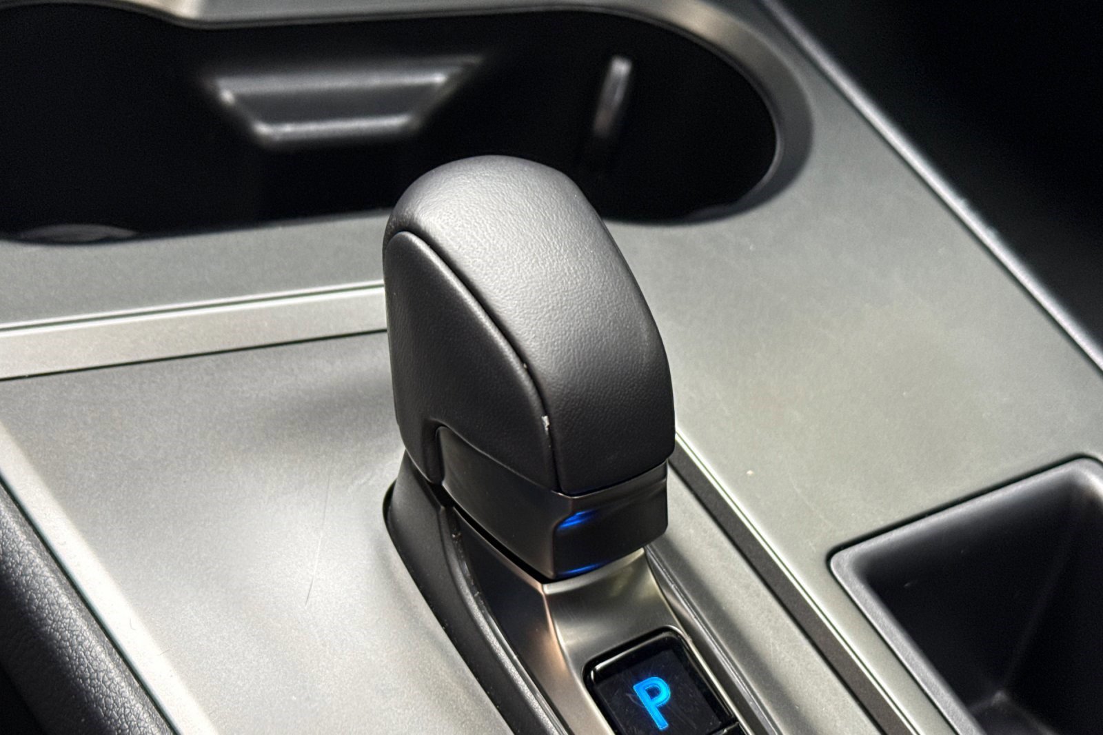 Certified 2025 Lexus UX 300h FWD w/ Accessory Package (Z2) image 17