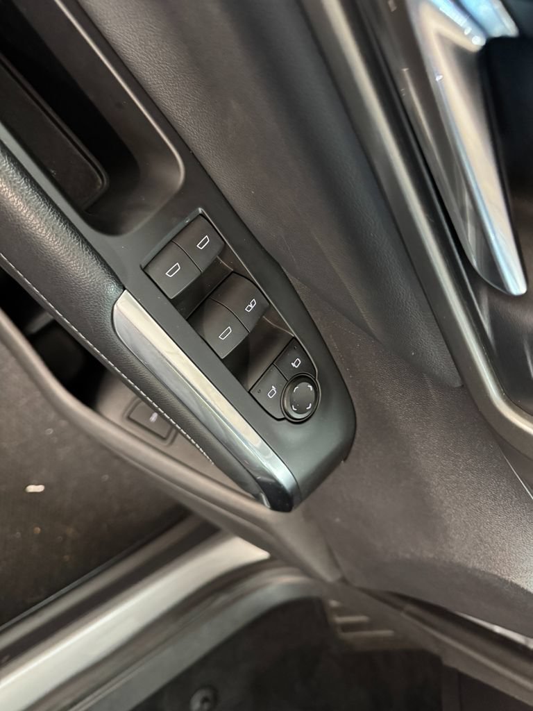 Used 2024 Chevrolet Traverse LT AWD/4WD image 16
