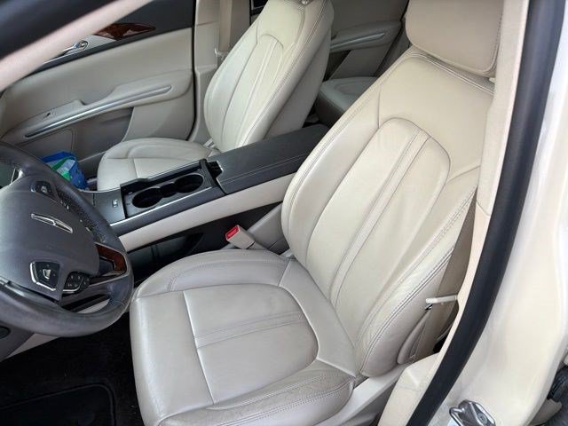 Used 2016 Lincoln MKZ w/ Equipment Group 200A Select FWD image 13