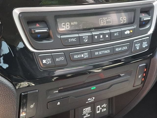 Used 2019 Honda Pilot Touring image 19