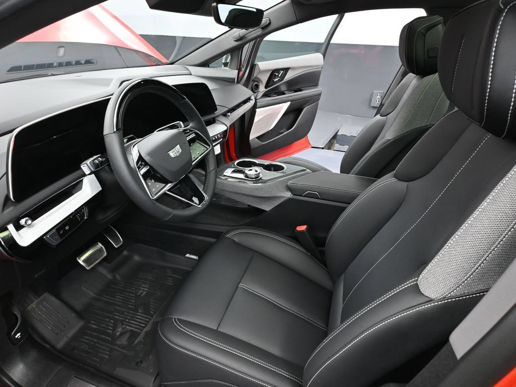 Used 2026 Cadillac Optiq Sport 1 w/ LPO, Floor Liner Package AWD/4WD image 22
