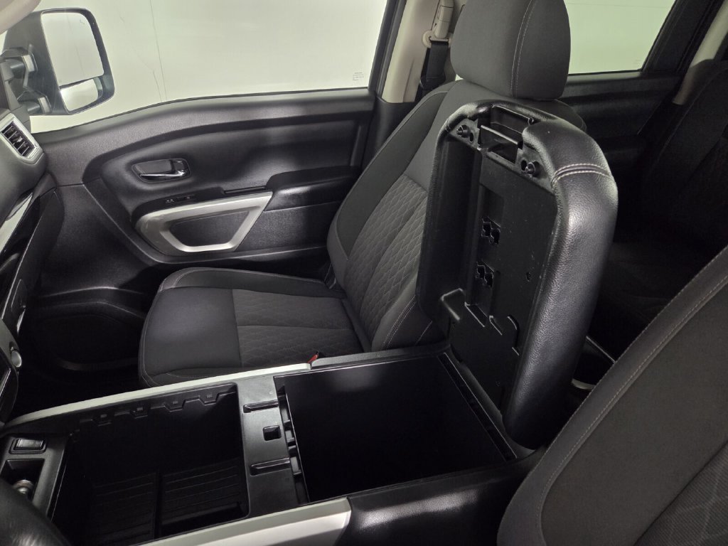 Used 2021 Nissan Titan SV w/ SV Convenience Package AWD/4WD image 22
