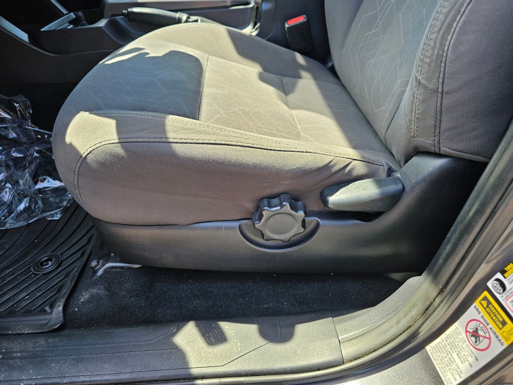 Used 2016 Toyota Tacoma TRD Off-Road AWD/4WD image 34
