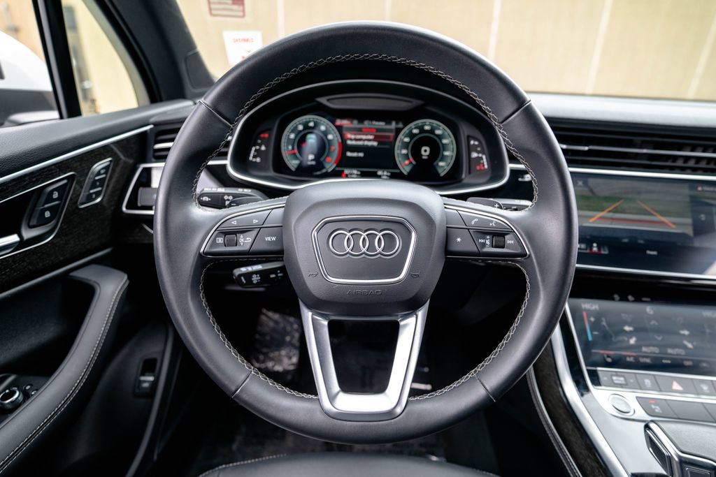 Used 2025 Audi Q7 3.0T Premium Plus AWD/4WD image 13