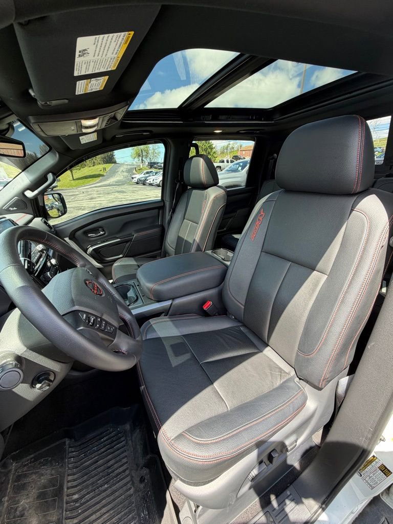 Used 2024 Nissan Titan PRO-4X w/ Pro-4x Convenience Package image 6