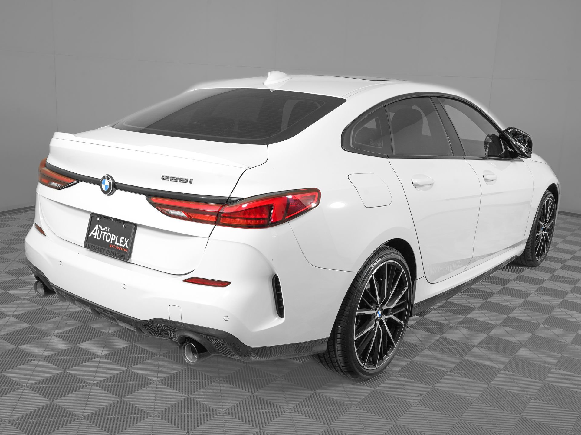 Used 2023 BMW 228i Gran Coupe w/ M Sport Package FWD image 4