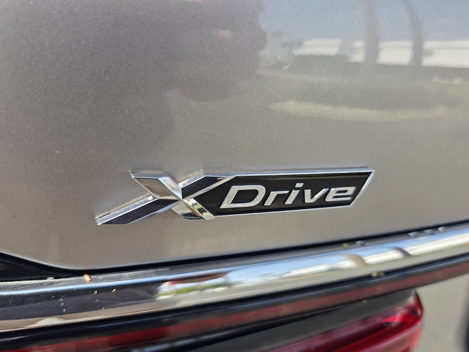 Used 2022 BMW 750i xDrive AWD/4WD image 17