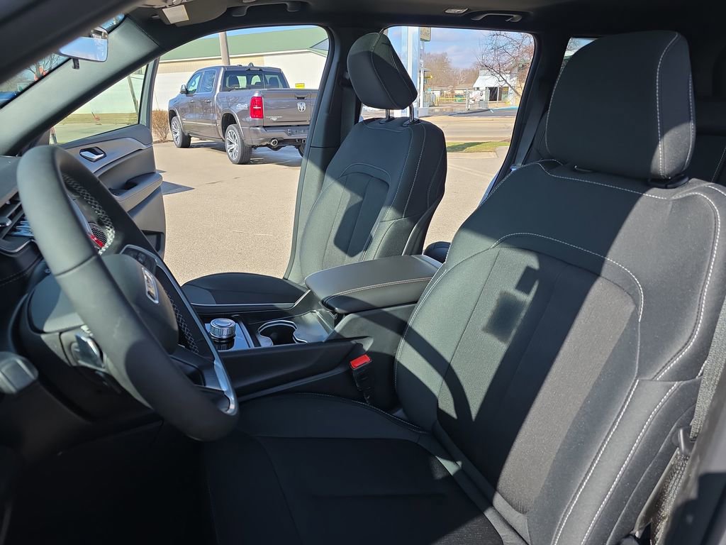 New 2026 Jeep Grand Cherokee Laredo X image 15