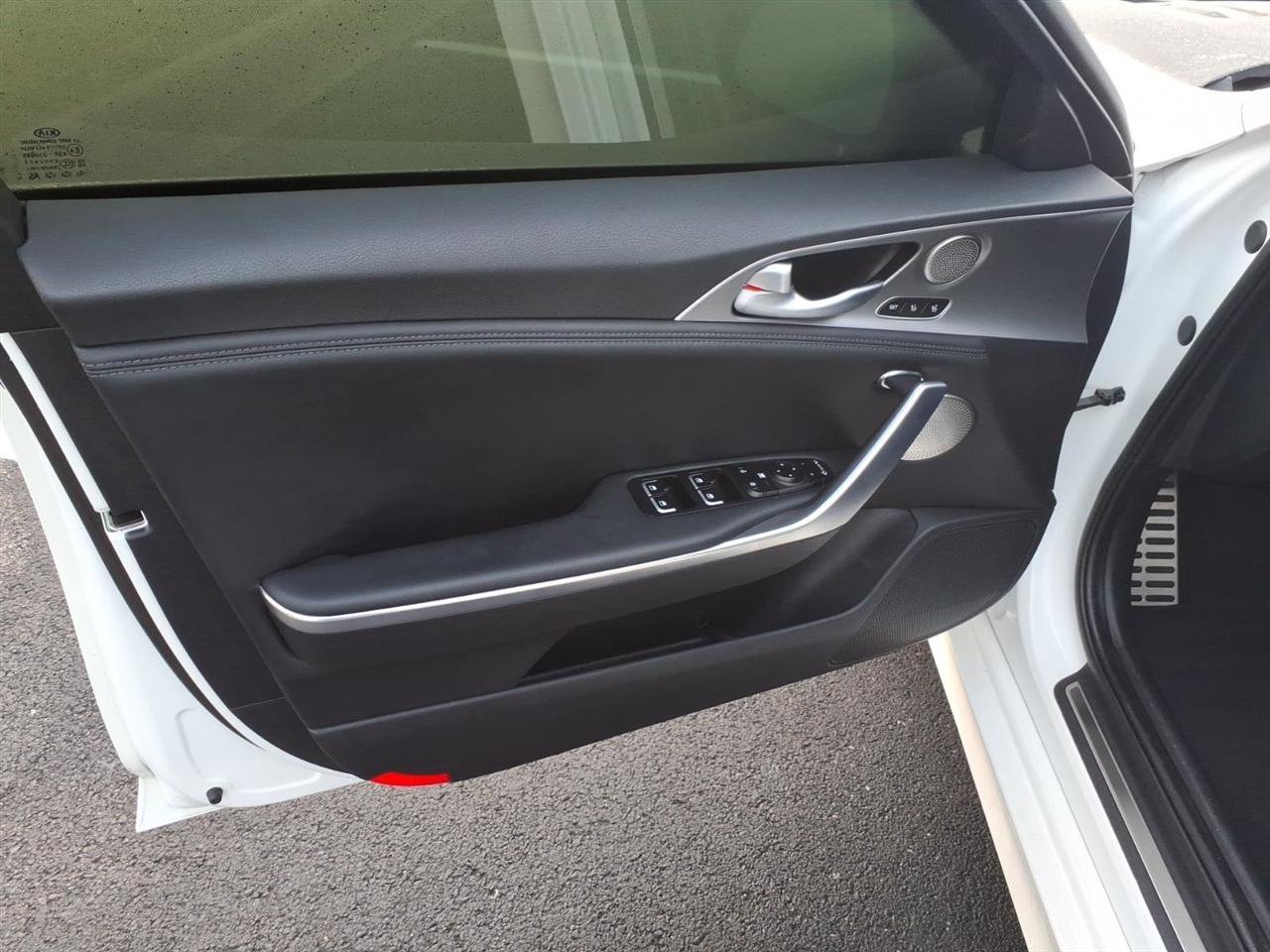 Used 2018 Kia Stinger GT2 image 10