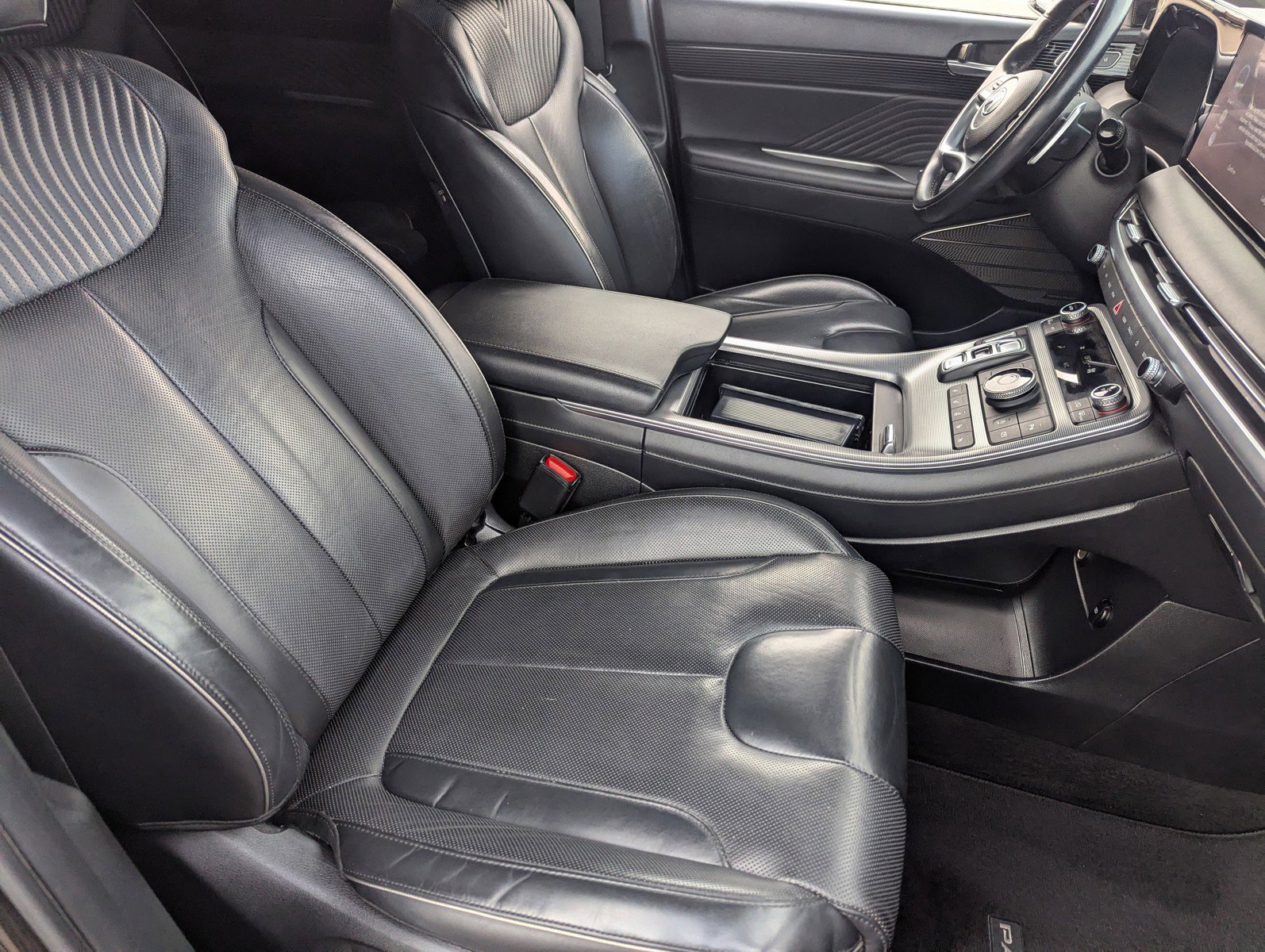 Used 2023 Hyundai Palisade Calligraphy image 11