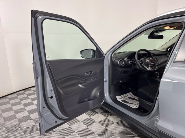 Used 2023 Nissan Kicks SV FWD image 18