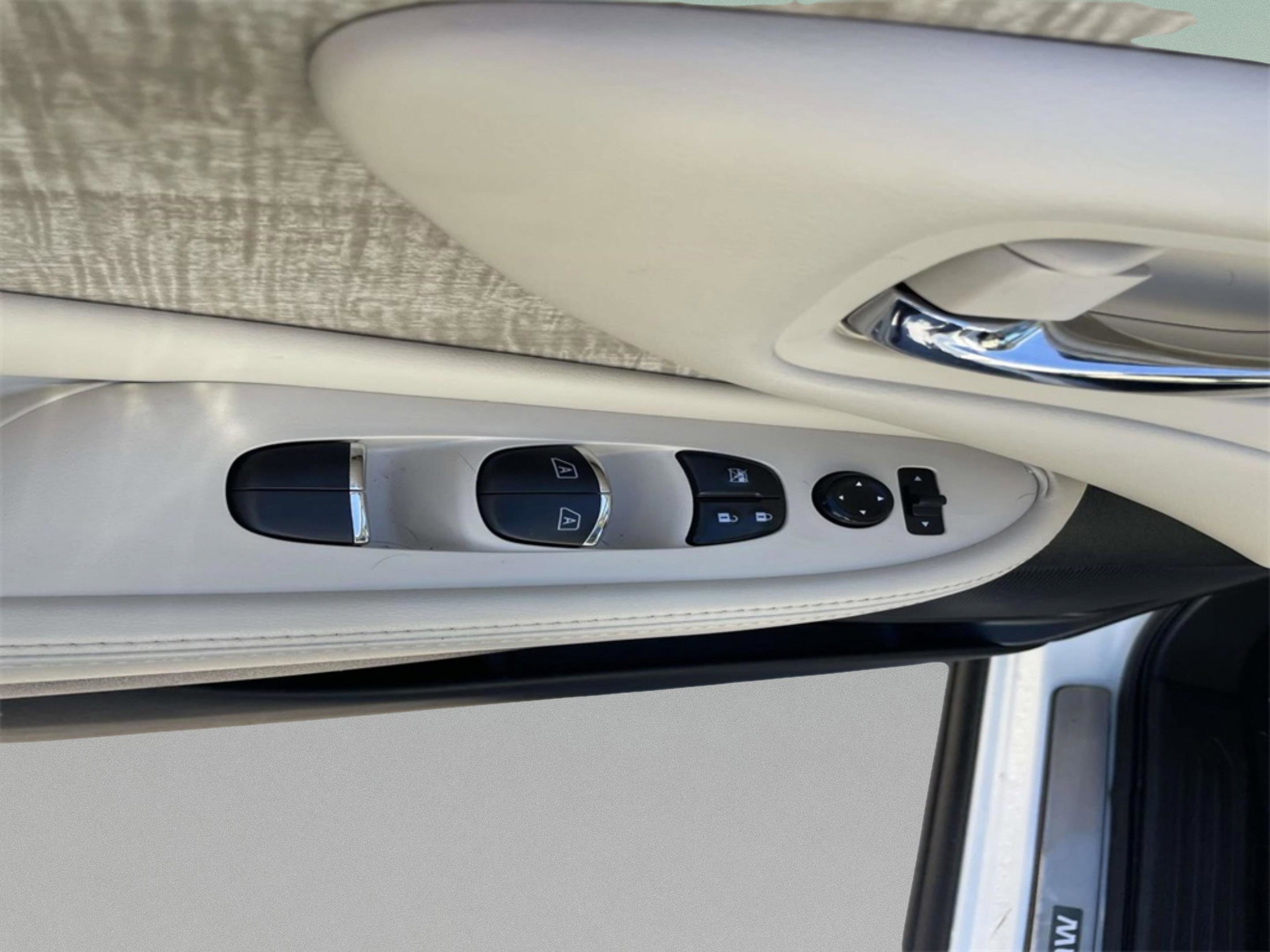 Used 2024 Nissan Murano SL image 18