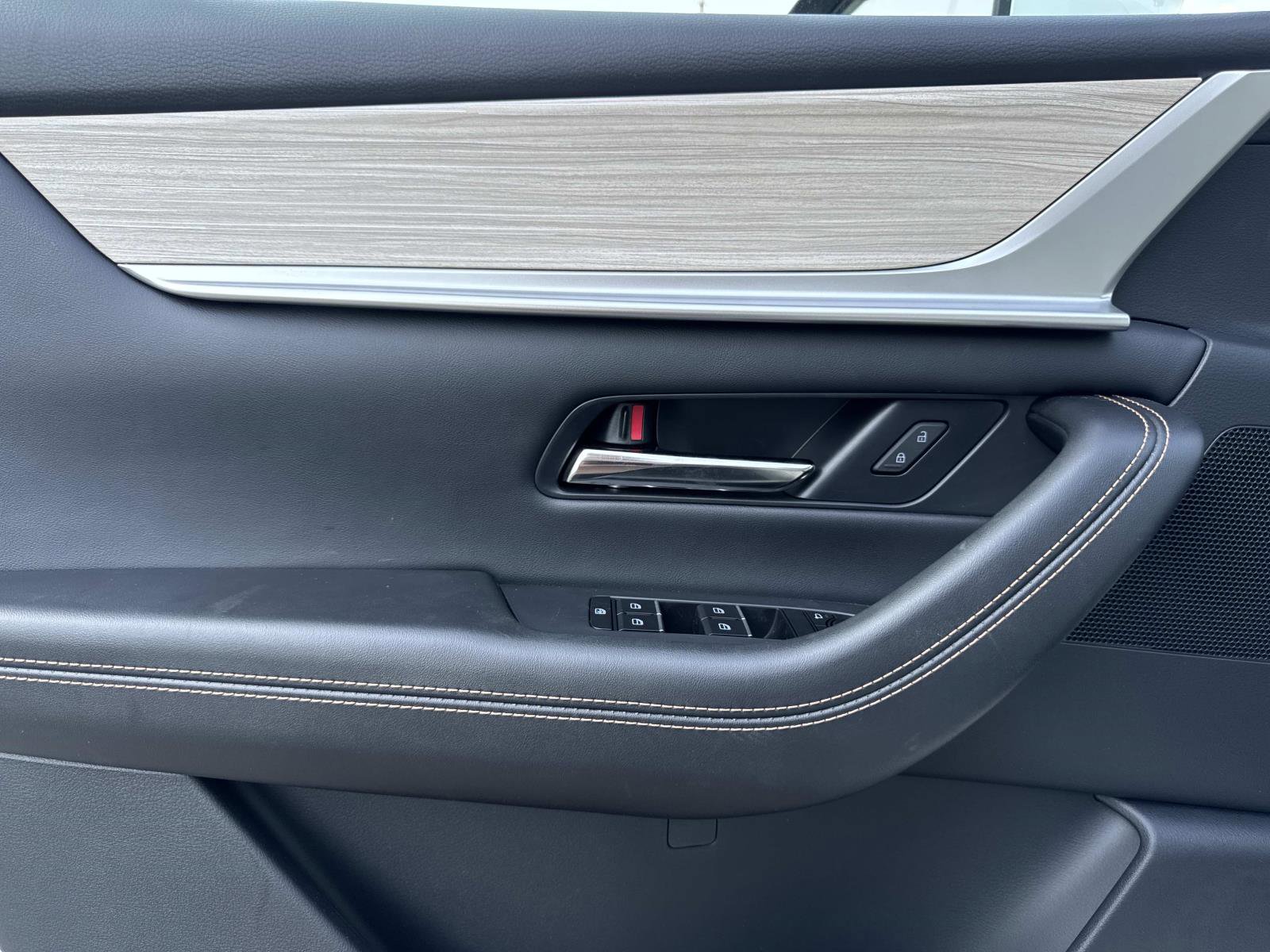 Used 2025 MAZDA CX-90 Plug-In Hybrid w/ Preferred image 13