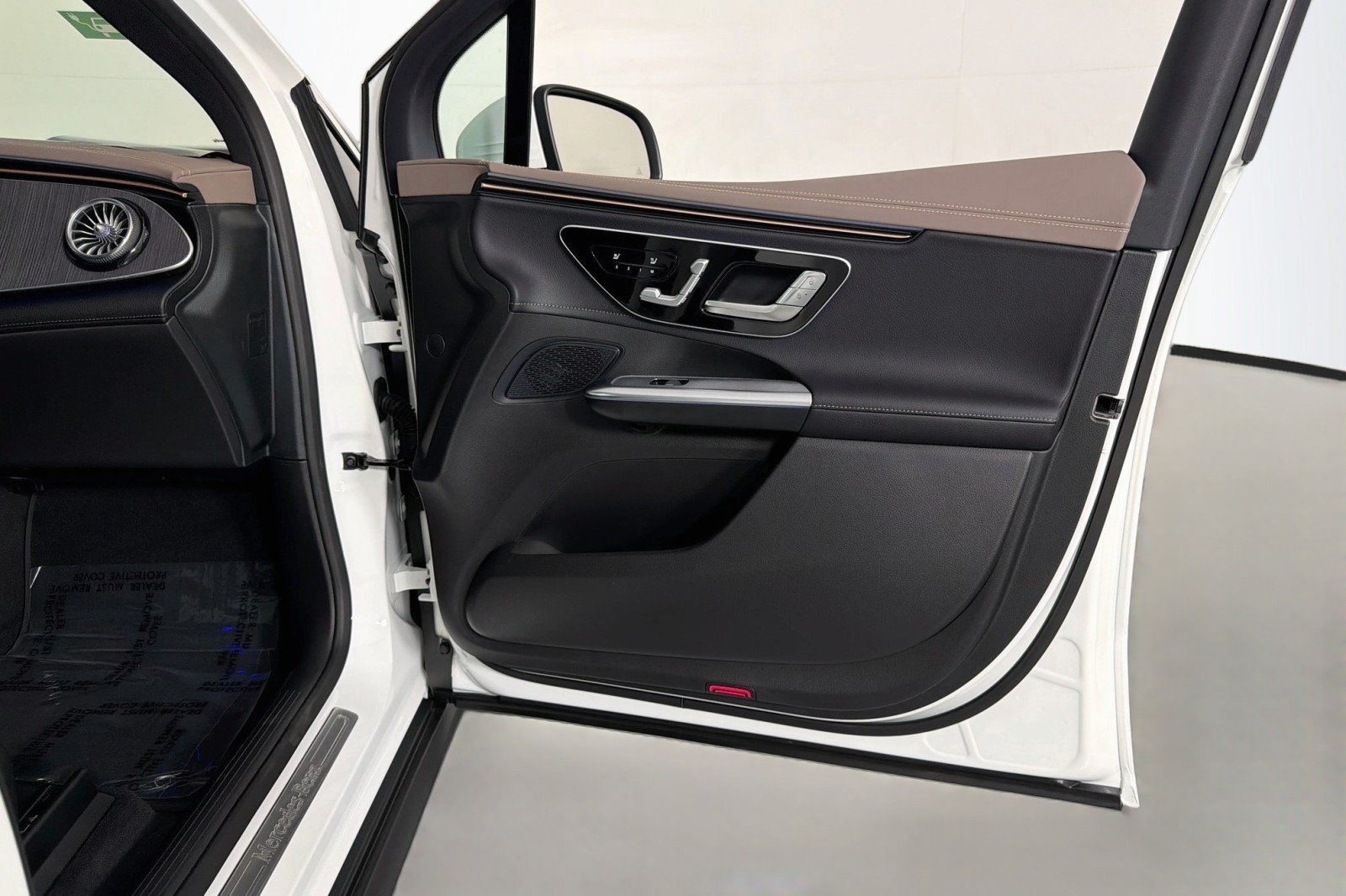 New 2027 Mercedes-Benz EQE 320+ SUV image 22