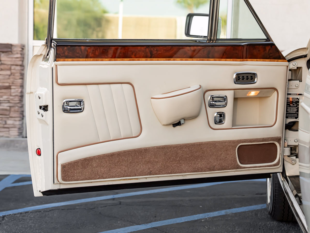 Used 1991 Rolls-Royce Corniche III RWD image 8