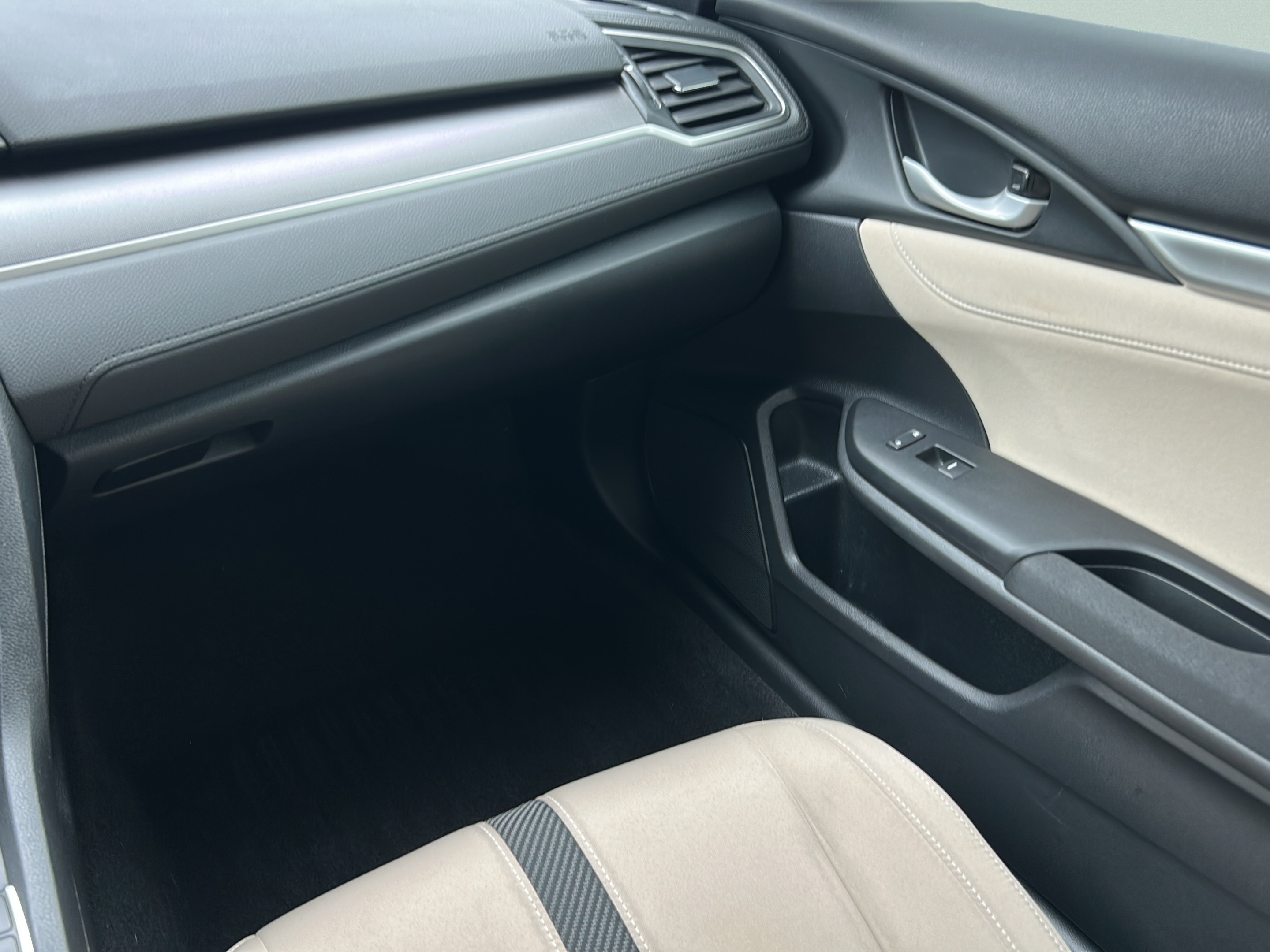 Used 2018 Honda Civic EX image 13