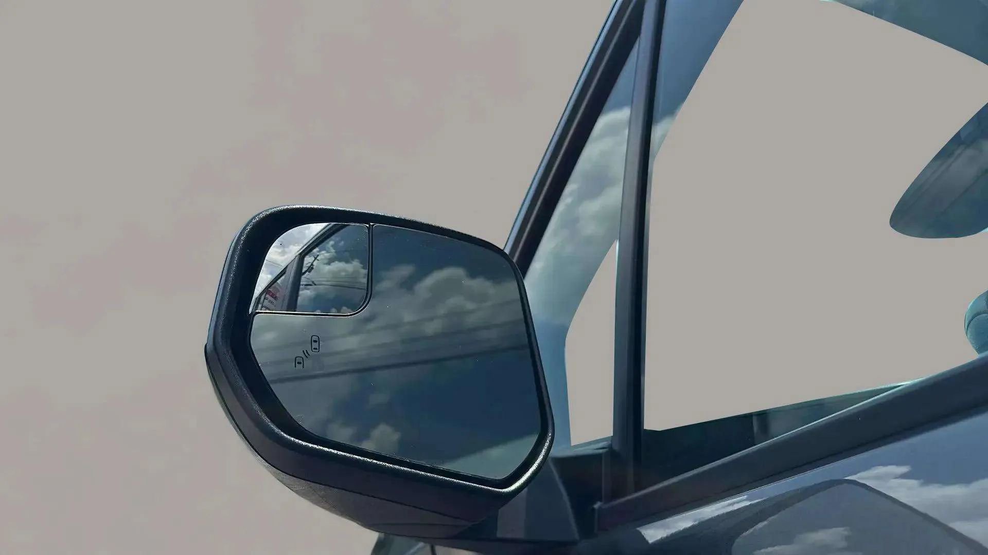 Used 2020 Ford Transit Connect XLT image 9