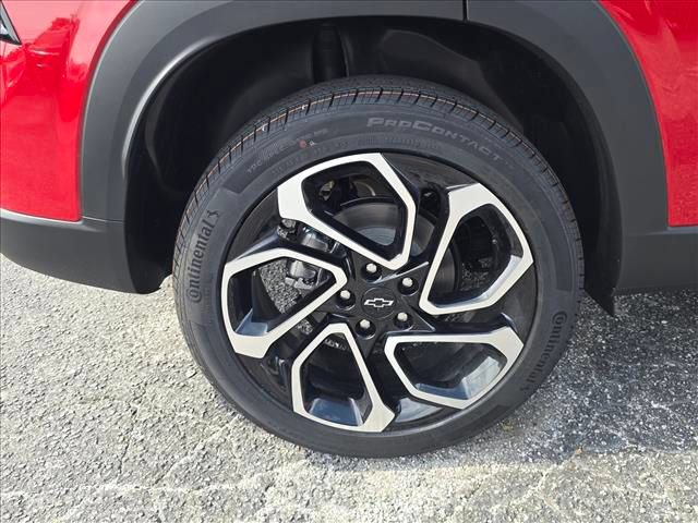 New 2026 Chevrolet Trax RS w/ Driver Confidence Package FWD image 32