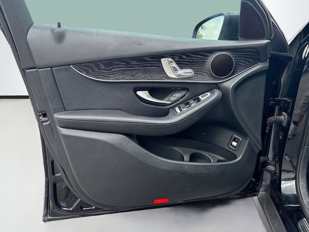 Used 2018 Mercedes-Benz GLC 300 image 32