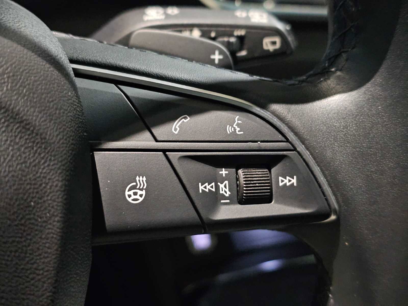 Used 2022 Audi Q5 e Premium Plus w/ Premium Plus Package image 28