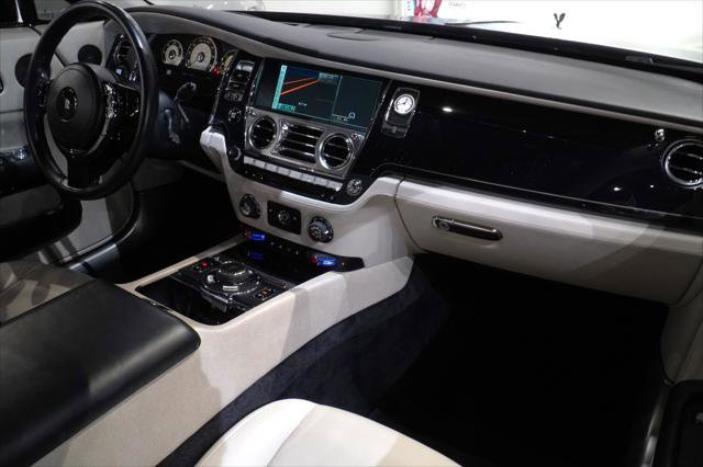 Used 2014 Rolls-Royce Wraith image 14